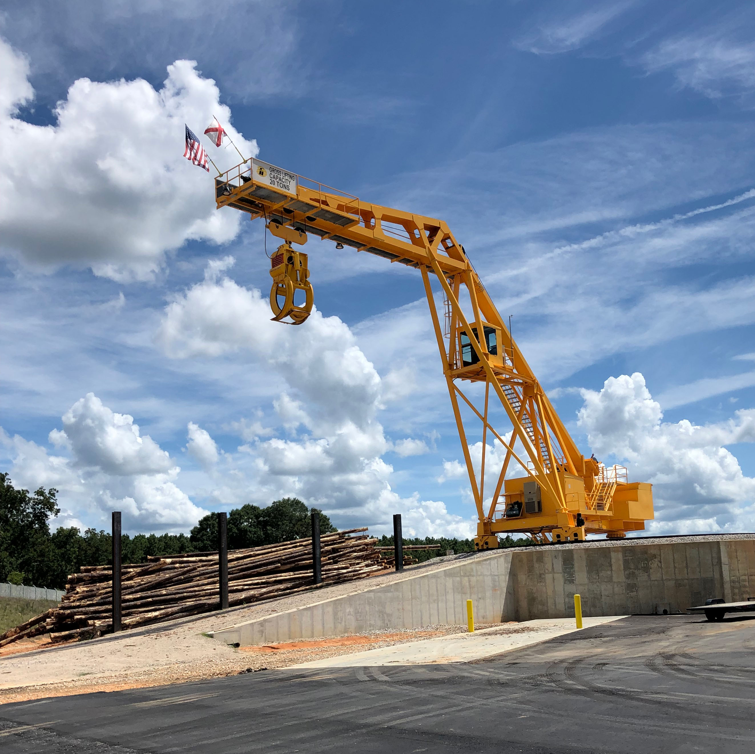 FULGHUM 87ft RADIAL LOG CRANE - Fulghum Industries